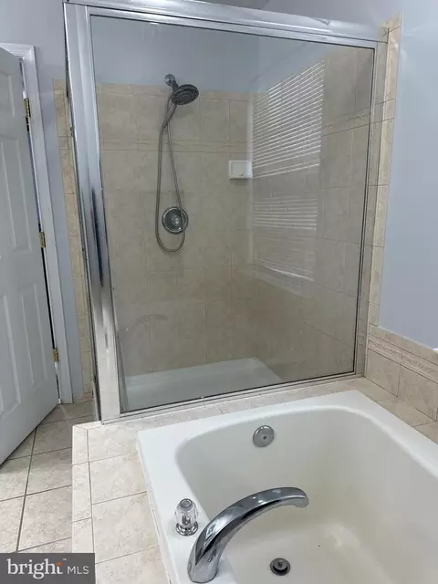 Bath - 3511 Ward Ln, Frederick, MD 21704 photo 2 of 3