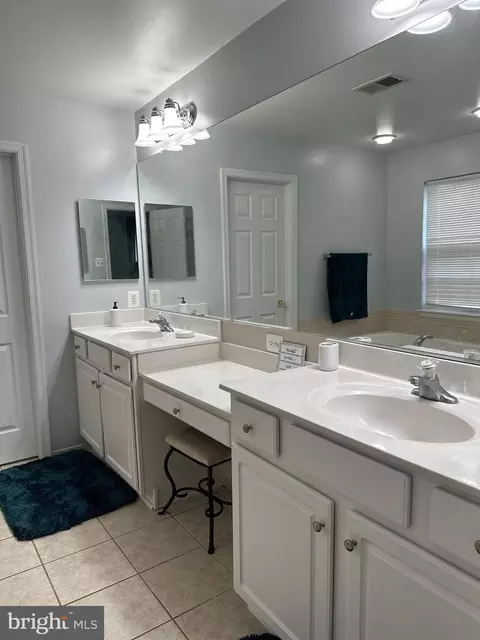 Bath - 3511 Ward Ln, Frederick, MD 21704 photo 1 of 3