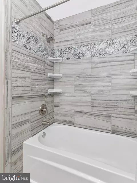 Bath - 499 Arwell Ct, Frederick, MD 21703 photo 4 of 4