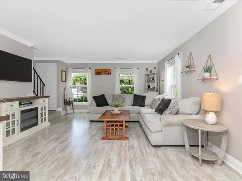 Living - 499 Arwell Ct, Frederick, MD 21703 photo 2 of 5