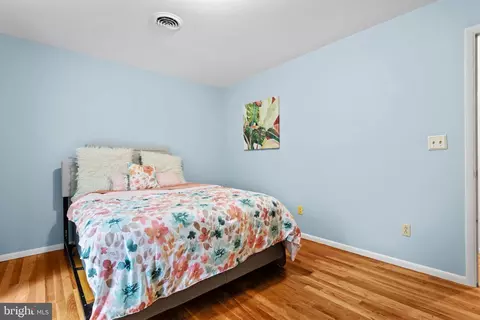 Bedroom - 8623 Pinecliff Dr, Frederick, MD 21704 photo 8 of 13