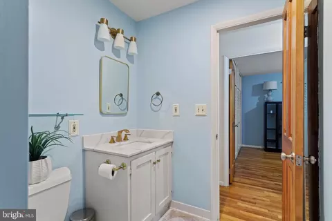 Bath - 8623 Pinecliff Dr, Frederick, MD 21704 photo 3 of 5