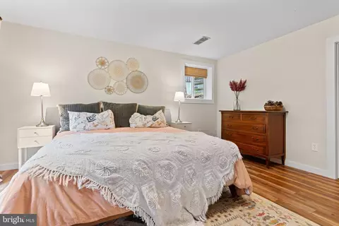 Bedroom - 8623 Pinecliff Dr, Frederick, MD 21704 photo 4 of 13