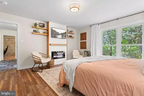 Bedroom - 8623 Pinecliff Dr, Frederick, MD 21704 photo 2 of 13