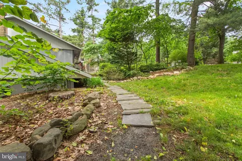 Exterior - 8623 Pinecliff Dr, Frederick, MD 21704 photo 27 of 28