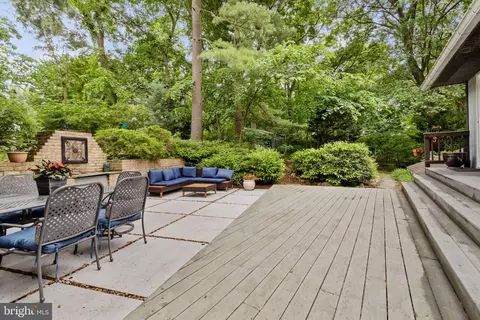 Exterior - 8623 Pinecliff Dr, Frederick, MD 21704 photo 11 of 28