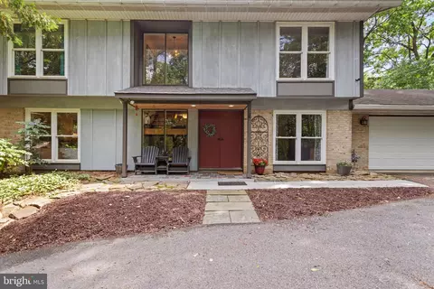 Exterior - 8623 Pinecliff Dr, Frederick, MD 21704 photo 7 of 28