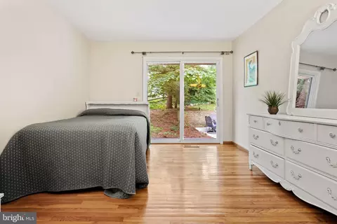 Bedroom - 8623 Pinecliff Dr, Frederick, MD 21704 photo 13 of 13