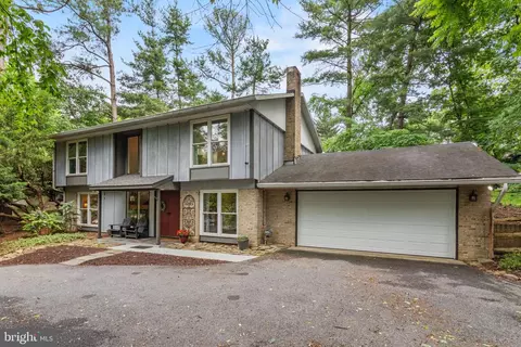 Exterior - 8623 Pinecliff Dr, Frederick, MD 21704 photo 2 of 28