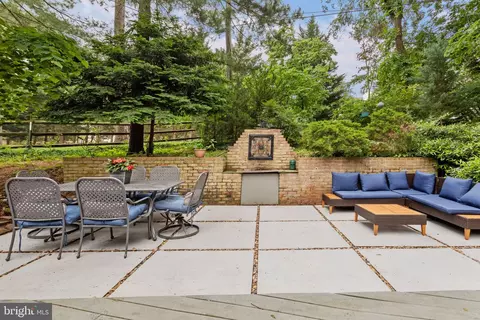 Exterior - 8623 Pinecliff Dr, Frederick, MD 21704 photo 17 of 28