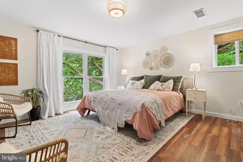 Bedroom - 8623 Pinecliff Dr, Frederick, MD 21704 photo 1 of 13