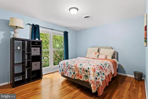 Bedroom - 8623 Pinecliff Dr, Frederick, MD 21704 photo 6 of 13