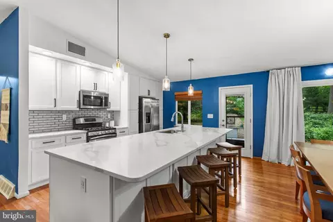 Kitchen - 8623 Pinecliff Dr, Frederick, MD 21704 photo 2 of 9