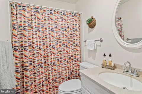Bath - 8623 Pinecliff Dr, Frederick, MD 21704 photo 1 of 5