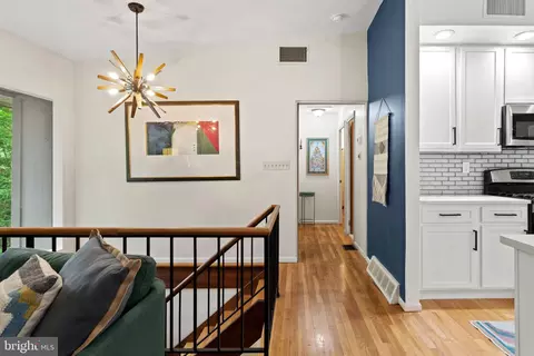 Entry Way - 8623 Pinecliff Dr, Frederick, MD 21704 photo 6 of 10