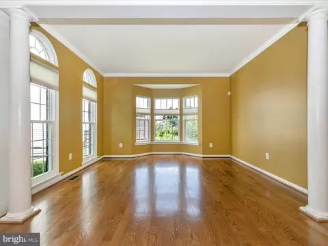 Living - 1802 Black Walnut Ct, Frederick, MD 21701 photo 2 of 15