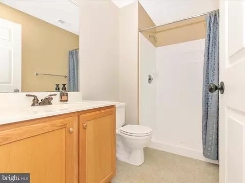 Bath - 1802 Black Walnut Ct, Frederick, MD 21701 photo 5 of 5