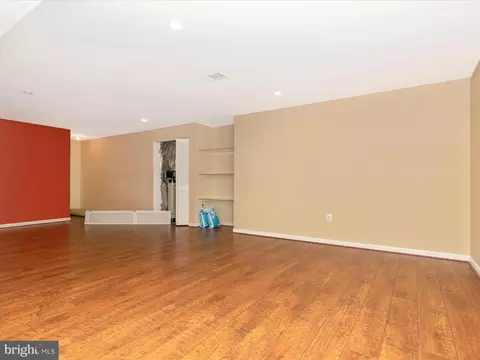 Living - 1802 Black Walnut Ct, Frederick, MD 21701 photo 11 of 15