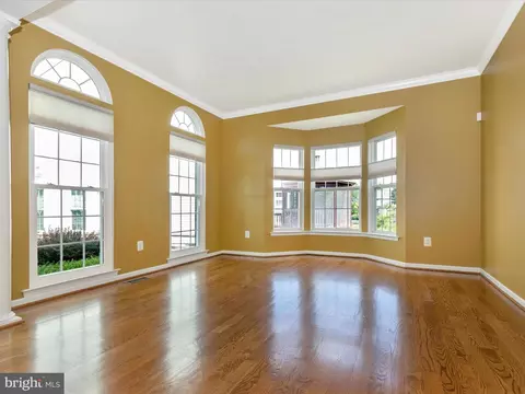 Living - 1802 Black Walnut Ct, Frederick, MD 21701 photo 3 of 15