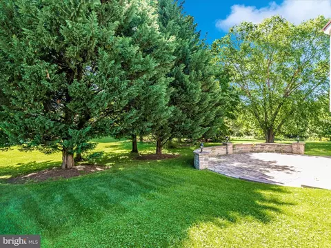Exterior - 1802 Black Walnut Ct, Frederick, MD 21701 photo 12 of 15