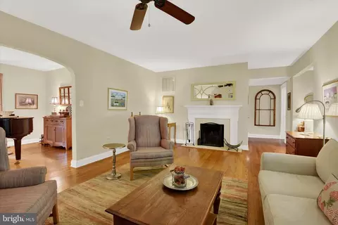 204 Grove Blvd, Frederick, MD 21701 photo 5
