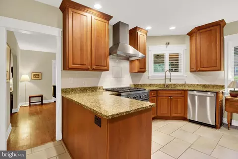204 Grove Blvd, Frederick, MD 21701 photo 8