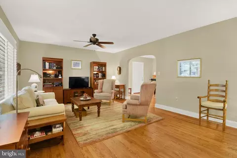 204 Grove Blvd, Frederick, MD 21701 photo 2