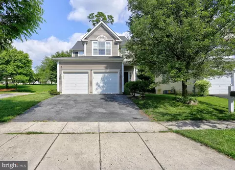 1820 N Greenleese Dr, Frederick, MD 21701