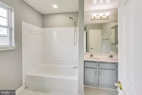 Bath - 6119 Baldridge Cir, Frederick, MD 21701 photo 1 of 3