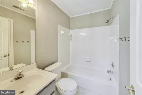 Bath - 6119 Baldridge Cir, Frederick, MD 21701 photo 2 of 3