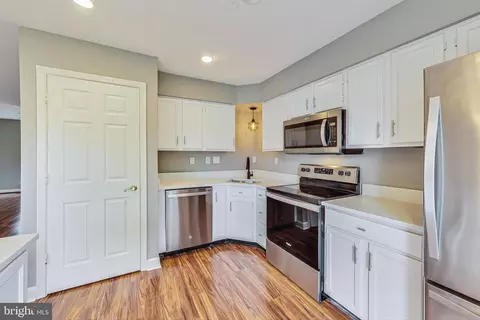Kitchen - 6119 Baldridge Cir, Frederick, MD 21701 photo 2 of 3