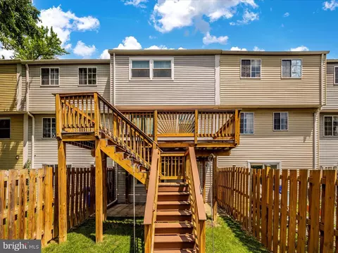 1722 Heather Ln, Frederick, MD 21702 photo 3