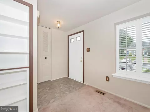 1722 Heather Ln, Frederick, MD 21702 photo 6
