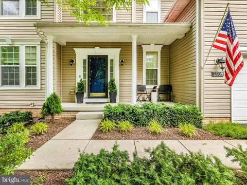 2509 Rocky Pointe Ct, Frederick, MD 21702 photo 2