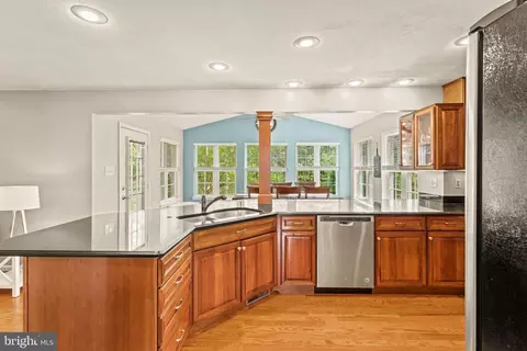 Kitchen - 4903 Caverness Ct, Frederick, MD 21703 photo 5 of 10