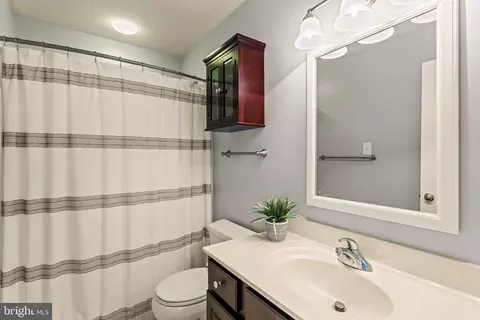 Bath - 4903 Caverness Ct, Frederick, MD 21703 photo 5 of 6