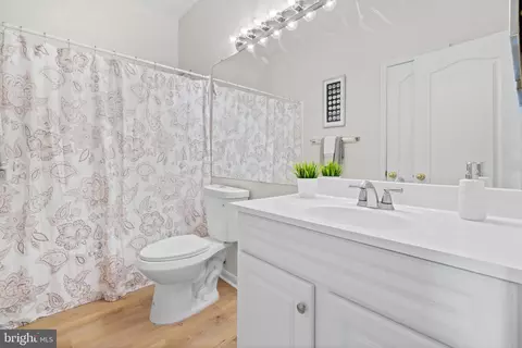 Bath - 924 Mosby Dr, Frederick, MD 21701 photo 1 of 3