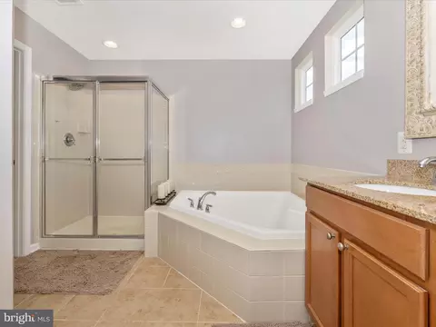 Bath - 126 Wheeler Ln, Frederick, MD 21702 photo 2 of 4