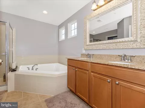 Bath - 126 Wheeler Ln, Frederick, MD 21702 photo 1 of 4