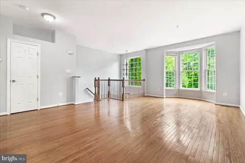 Living - 9558 Burgee Ct, Frederick, MD 21704 photo 2 of 8