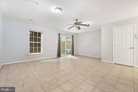 Living - 9558 Burgee Ct, Frederick, MD 21704 photo 6 of 8