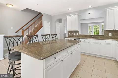 Kitchen - 9558 Burgee Ct, Frederick, MD 21704 photo 4 of 5