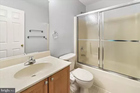 Bath - 9558 Burgee Ct, Frederick, MD 21704 photo 1 of 3