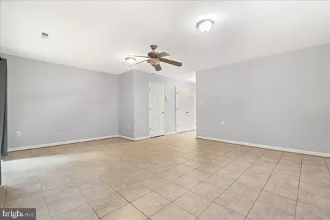 Living - 9558 Burgee Ct, Frederick, MD 21704 photo 7 of 8