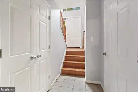 Entry Way - 9558 Burgee Ct, Frederick, MD 21704 photo 4 of 4