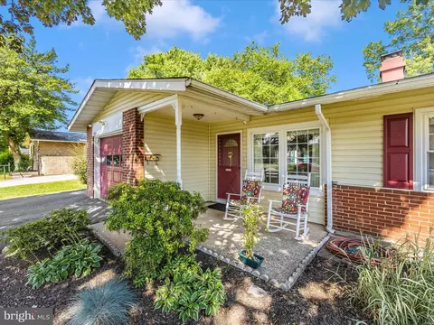 Exterior - 1403 Pinewood Dr, Frederick, MD 21701 photo 5 of 12