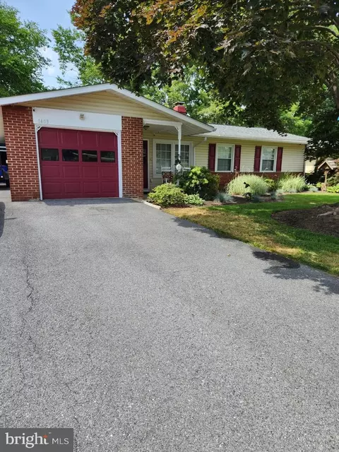 1403 Pinewood Dr, Frederick, MD 21701
