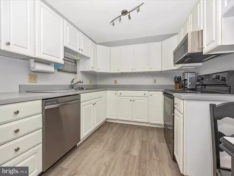 Kitchen - 1403 Pinewood Dr, Frederick, MD 21701 photo 2 of 6