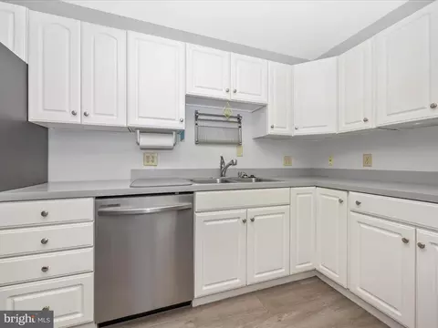 Kitchen - 1403 Pinewood Dr, Frederick, MD 21701 photo 6 of 6