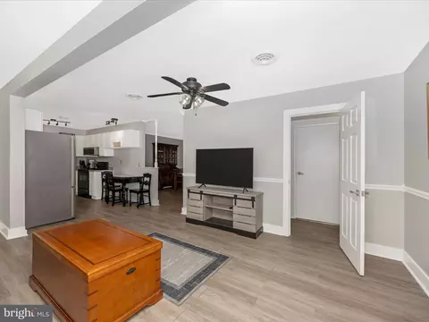 Living - 1403 Pinewood Dr, Frederick, MD 21701 photo 2 of 5